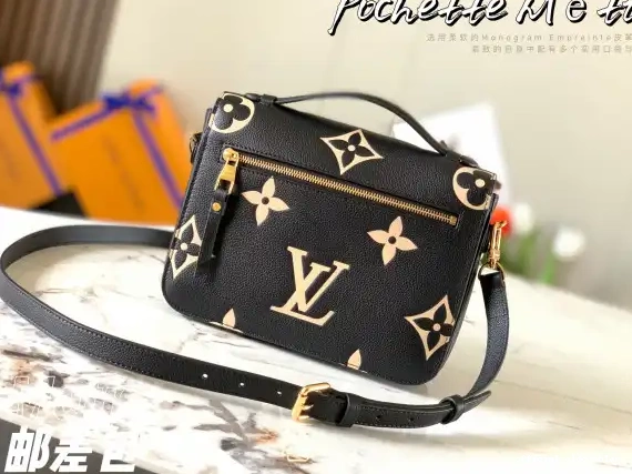 Official oldcobbler LOUIS POCHETTE VUITTON MÉTIS 0601